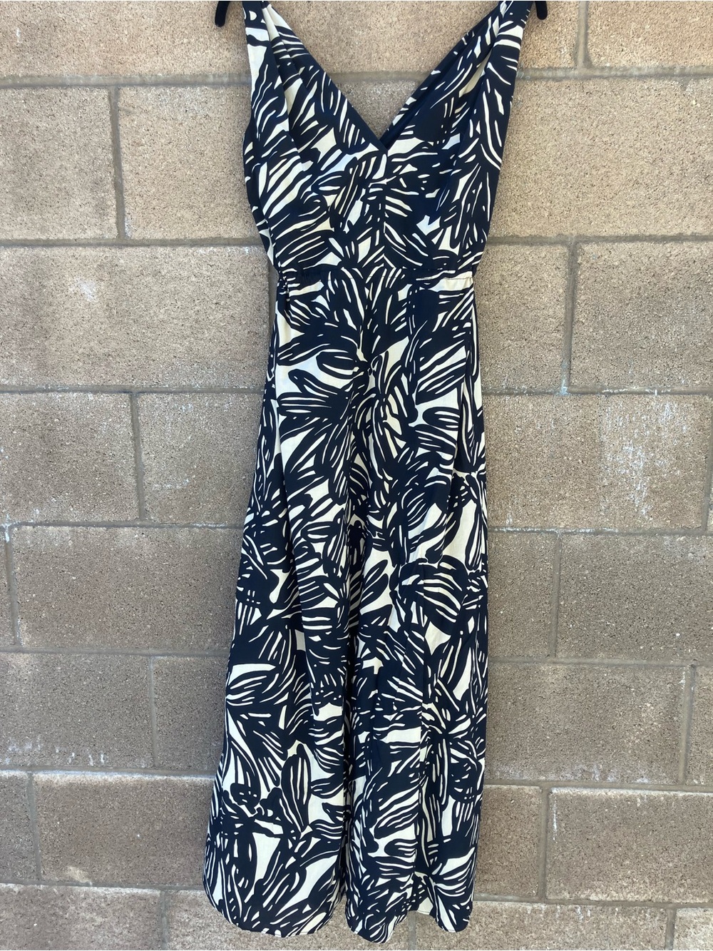 GAP V-Neck Banana Print Maxi Dress